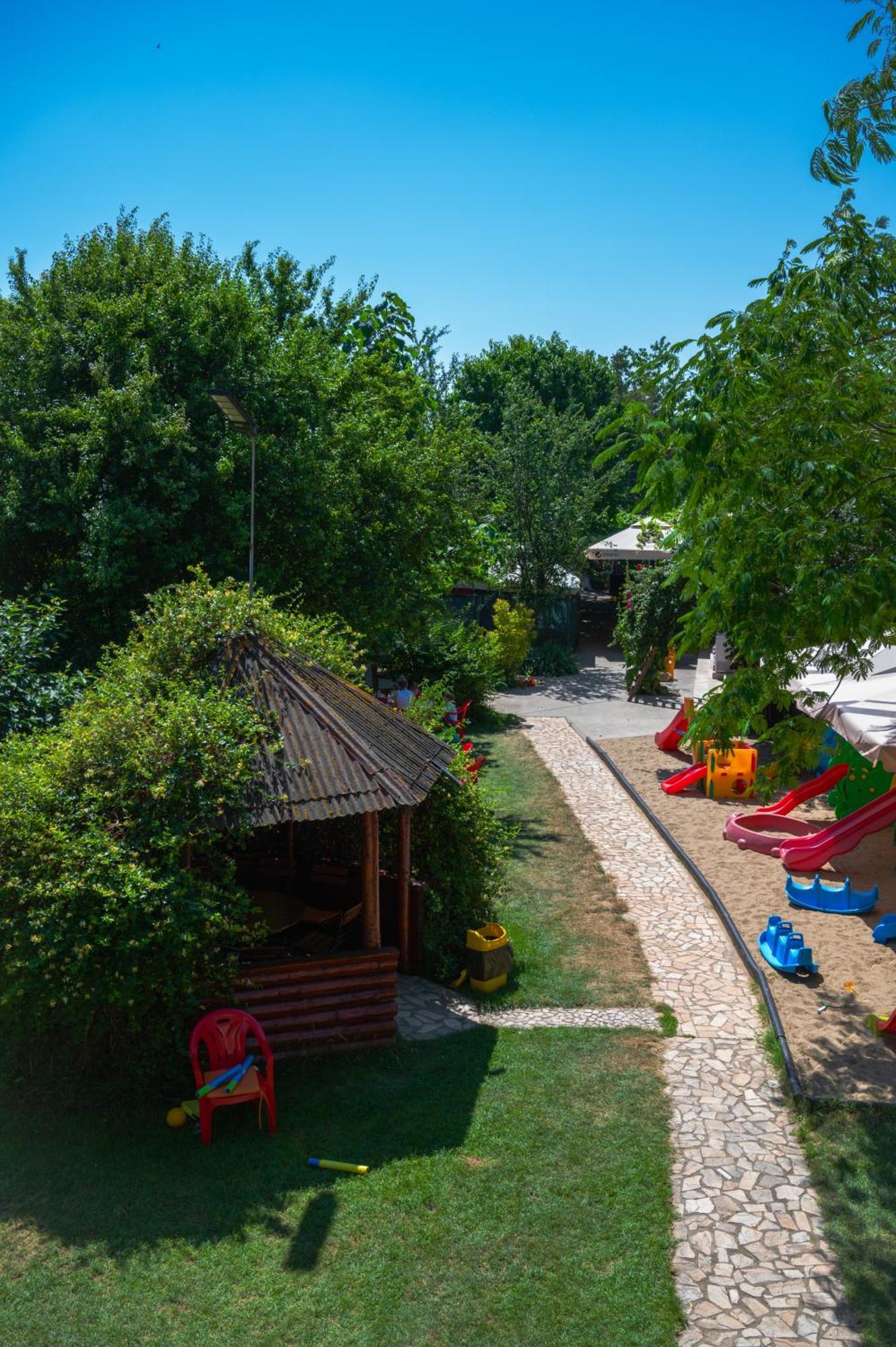 Hotel Casa La Dinamo Două Mai Exterior foto